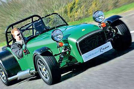 Caterham S III Superlight: 115 PS, 155 Nm, Top-Speed 199 km/h, 0 - 100 in 5,9 sek.
