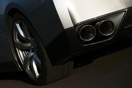Der Abgasanlage sollen sportliche Töne entweichen.