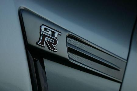 Der neue hört dagegen nur noch auf den Namen Nissan GT-R.