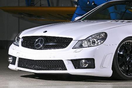 Schürze und Scheinwerfer wie beim aktuellen SL 65 AMG.