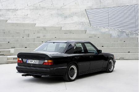 ... einer Reiselimousine Sportwagen-ähnliche Fahrleistungen zu verleihen.