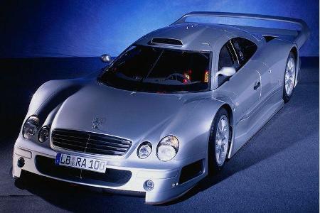 25 Stück des CLK-GTR wurden als Homologation für die Straße gebaut. Die meisten dieser Straßen-Rakete dürften im Orient ihr ...