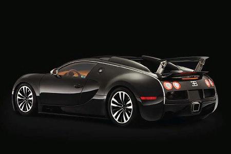 Der Bugatti von schwarzem Blute trägt komplett schwarz.