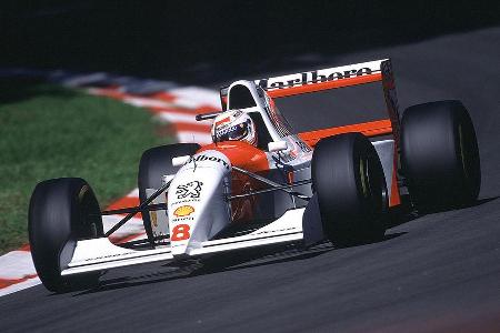 Mit Peugeot stieg 1994 ein weiterer Französischer Hersteller in die Formel 1 ein. Foto: Martin Brundle im McLaren-Peugeot.