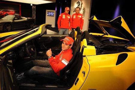 Felipe Massa durfte den 16M präsentieren.