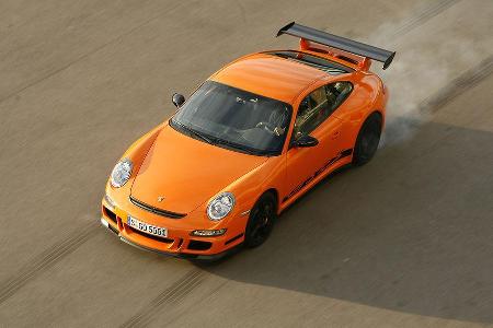 Nochmals zwei Zehntel feilt der Porsche 911 GT3 RS weg. Im Rahmen des absolvierten Supertests ...