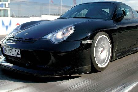 ... die sich der Mosler dennoch teilen muss: Mit dem Manthey-Porsche M700.