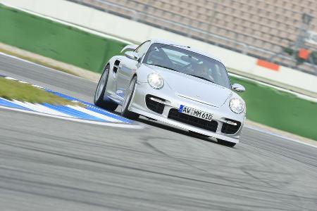 ... aber dafür ein Derivat des Porsche GT2. Manthey-Motors und der Manthey-Porsche M600 ...