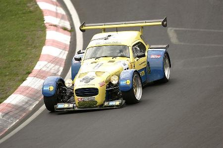 ... wie die fabulöse Zeit des von Michael Düchting im Rahmen des Tuner GP 2006 in den Asphalt gebrannte Zeit von 1.04,8 min.