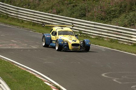 Der Donkervoort D8 RS 06 trägt auch noch die Rekordzeit für straßenzugelassene Fahrzeuge auf der Nordschleife.