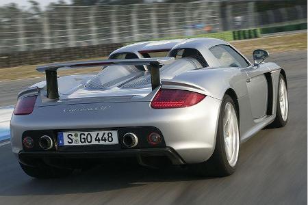 Zum Beispiel den Porsche Carrera GT. Hervorragende Traktion und ein sehr gutes Leistungsgewicht lassen die Uhr nach bereits ...