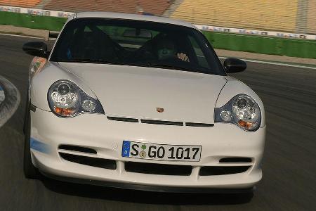 Der Porsche 911 GT3 RS vom Typ 996 meisterte den großen Slalom im Supertest mit einer Geschwindigkeit von 134 km/h.