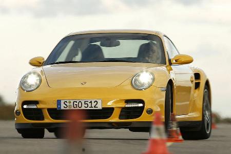 Ein weiterer Porsche gesellt sich dazu. Der Porsche Turbo - Modell 997 - erreichte das gleiche Ergebnis.