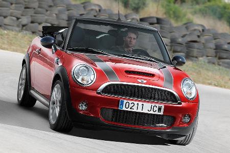 Der John Cooper Works wartet mit speziellen 17-Zöllern auf.