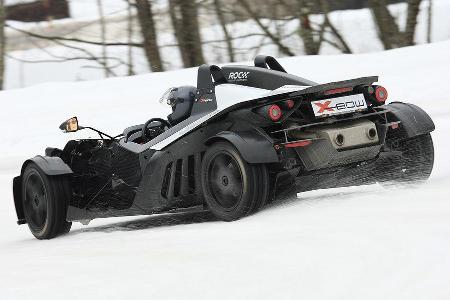 Das Handling im Schnee gibt Anlass zu Freudentränen. Dass der Fahrer der Kälte direkt ausgesetzt ist, ist schnell vergessen.