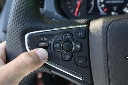 Opel Insignia Country Tourer, Lenkradtasten