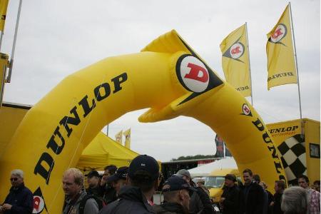 Beim 24-Stunden-Langstreckenrennen am Nürburgring wird auf und neben der Strecke einiges geboten. Einige Impressionen vom 24...