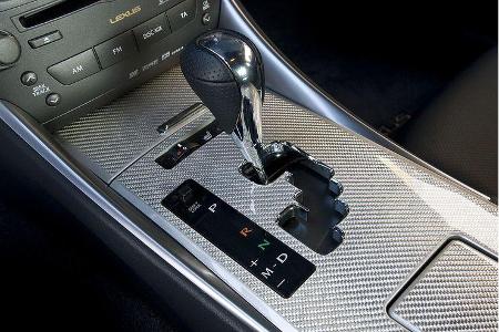 Der Wandler der neuen Achtstufenautomatik arbeitet nur im ersten Gang – danach wird er mechanisch überbrückt.