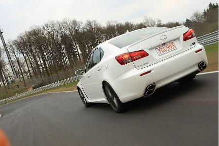 Dr. Lexus musste ohne Sportreifen und Differentialsperre auskommen.