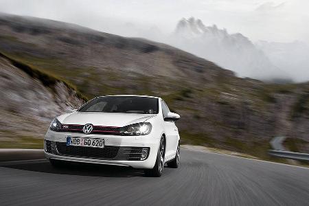 Der Durchschnittsverbrauch soll bei 7,5 Liter liegen. Der GTI soll 239 km/h schnell sein, und die 100 km/h-Marke nach 7,2 Se...