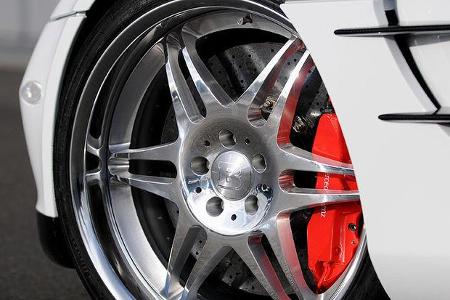 Der SLR steht auf Brabus-Monoblock-Räder im 20 Zoll Format.