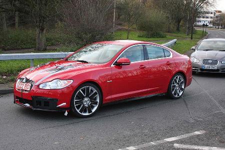 Jaguar XF-R.