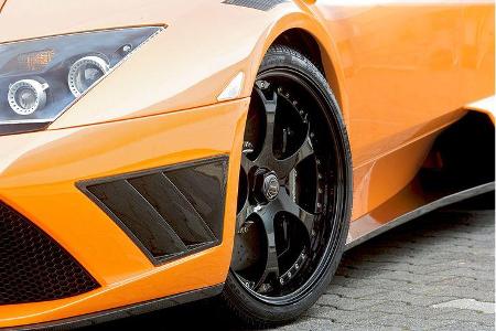 Alle Teile des Aerodynamikpakets können entweder in Sicht-Carbon belassen oder in jeder beliebigen Farbe lackiert werden.