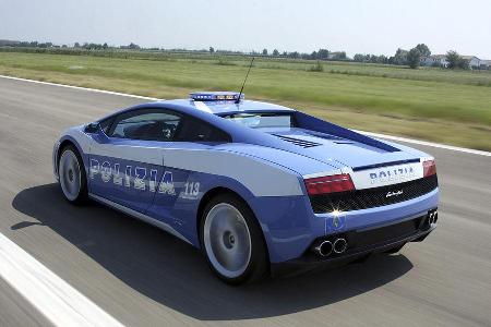 30 Beamte teilen sich den Dienst im Gallardo.