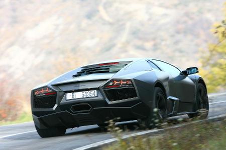 650 PS und 660 Nm fordern eine kundige Hand hinterm Volant.