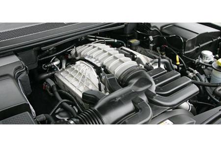 Der 4,2-Liter-Kompressor-V8 leistet 390 PS.
