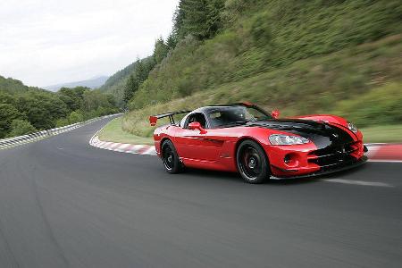 Der erste Angriff mündet auch sofort in eine neue Bestzeit: 7.24,1 Minuten unterbieten die Zeit der Corvette ZR1 um 2,3 Seku...
