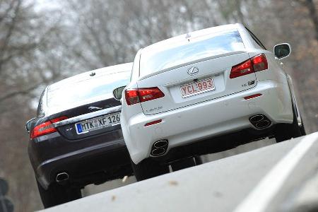 Einst waren sich Jaguar und Lexus in ihrer Ausrichtung einig: Luxus ging vor Sportlichkeit.