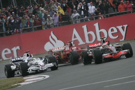Auch Nick Heidfeld fuhr auf regenennasser Fahrbahn ein brilliantes Rennen und glänzte mit zahlreichen Überholmanövern.
