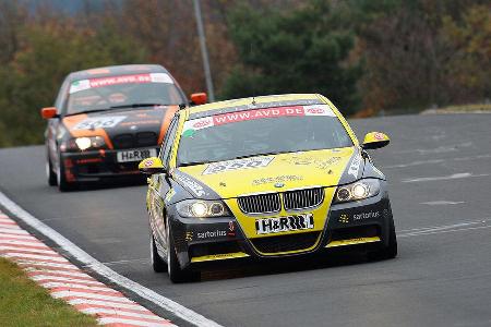 Dank des Tagessieges bleibt die Meisterschaft spannend. Matthias Unger und Alexander Böhm im BMW 325i.