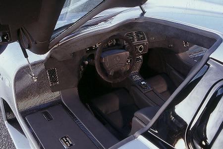 Dem Vernehmen nach erhielten Chassis Nr. 3 und Nr. 17 den berühmten 7,3-Liter-V12-Motor, auch bekannt aus dem SL 73 AMG.