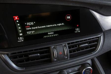 Alfa Romeo Giulia 2.2 Diesel, Monitor