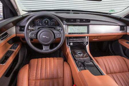 Jaguar XF 30d Portfolio, Cockpit