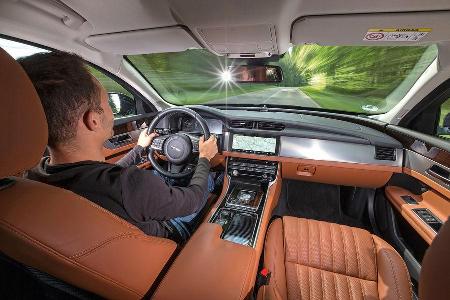 Jaguar XF 30d Portfolio, Cockpit