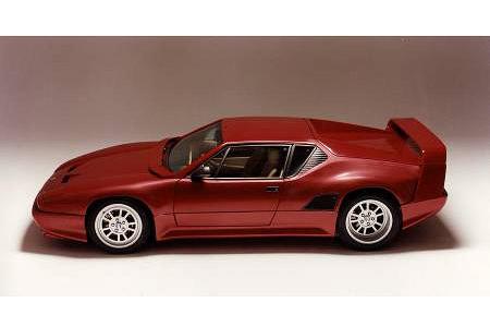 Je nach Version wurde der De Tomaso Pantera von Motoren mit einem Hubraum zwischen 5,0 und 5,8-Liter und einer Leistung zwis...
