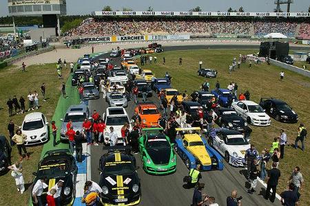 Beim diesjährigen Tuner GP auf dem Hockenheimring traten rund 70 Fahrzeuge in neun Klassen zur Jagd um die kürzeste Rundenze...
