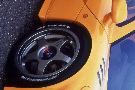 Die 24 Rennversionen traten in der FIA-GT-Meisterschaft sowie in Le Mans an, 1995 gelang der Sieg auf Anhieb.
