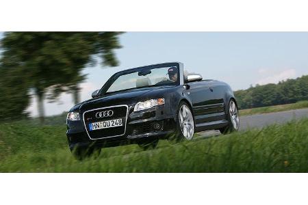 Das RS4-Cabrio ist wie seine Brüder 420 PS stark und 250 km/h schnell.
