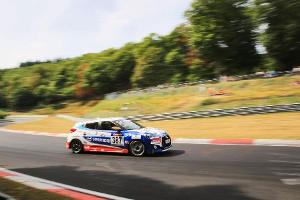 Mitfahrt im Hyundai Veloster für die VLN