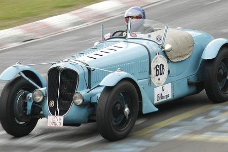Delahaye 135 S mit Axel ANders am Steuer.
