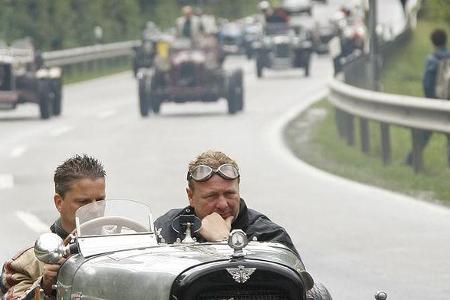 Warten aufs Verfolgerfeld...