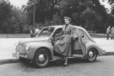 Cremeschnittchen - das Auto natürlich: Renault 4CV.