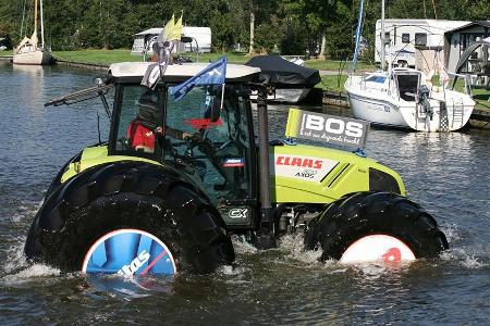 Claas Axos 320 Traktor Mitas Reifen schwimmender Traktor