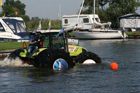 Claas Axos 320 Traktor Mitas Reifen schwimmender Traktor
