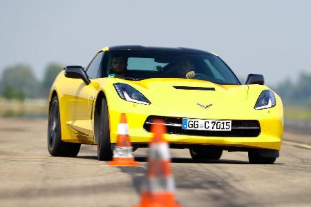 Chevrolet Corvette Stingray, Frontansicht, Slalom