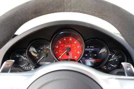 Porsche 911 Carrera GTS, Rundinstrumente